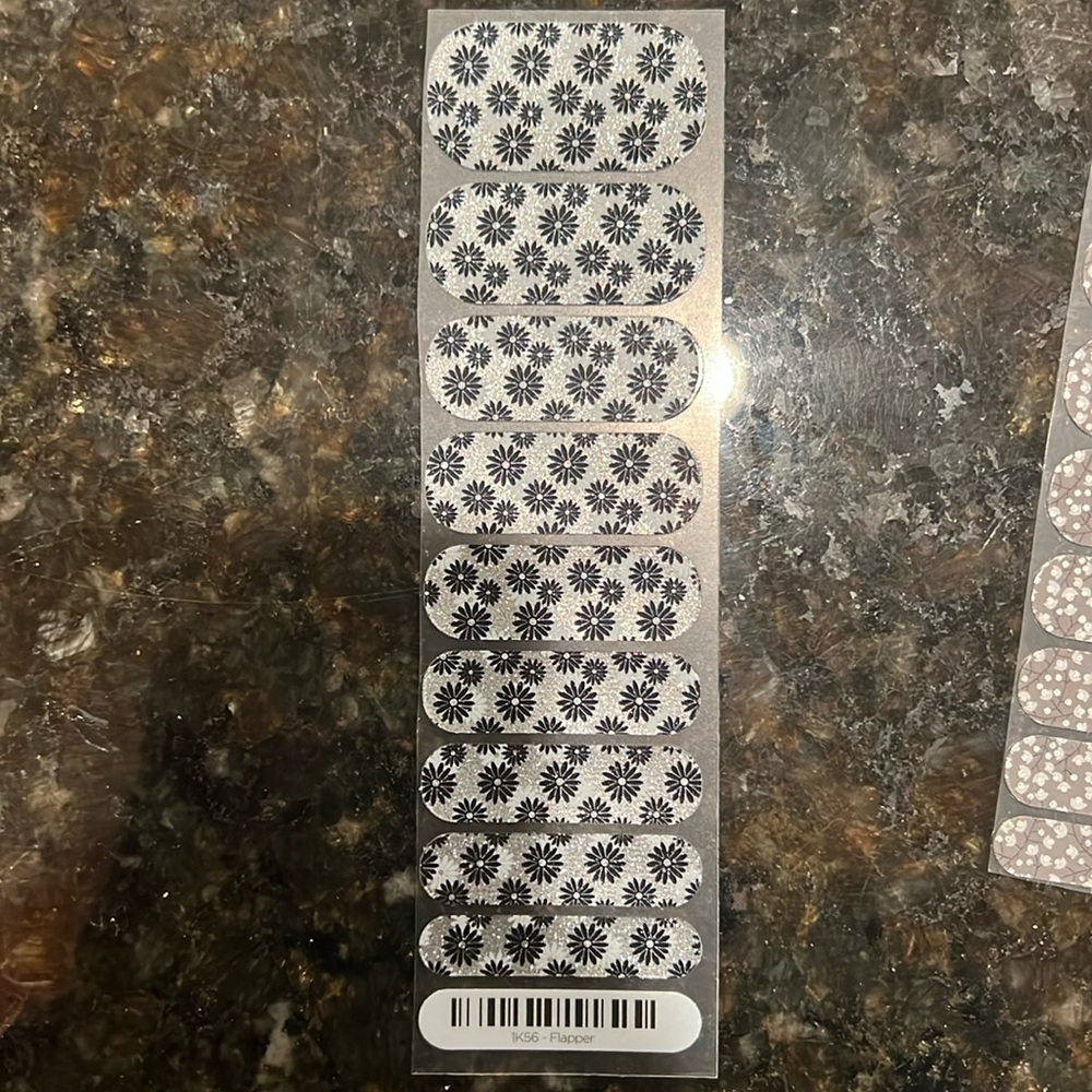 1/2 Sheet Jamberry Nail Wraps